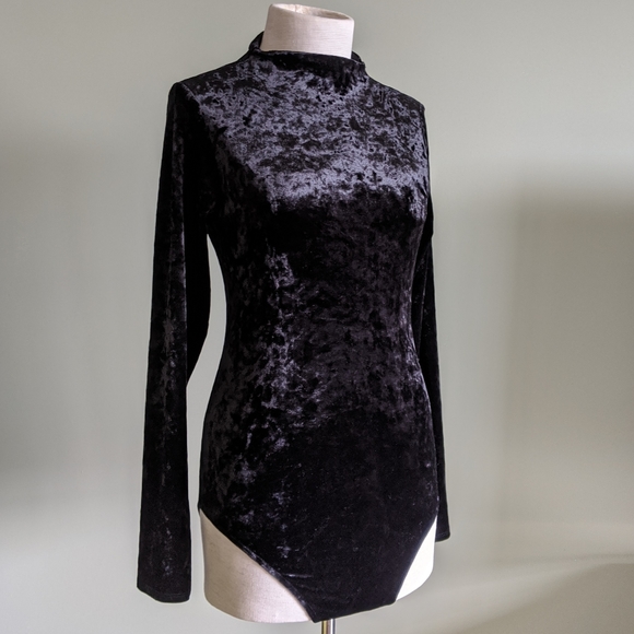 Good American Tops - Good American Mock Neck Velvet Bodysuit Black L 🆕